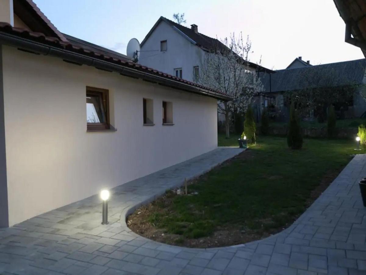 Apartman Dujmovic 1 Оточац Экстерьер фото